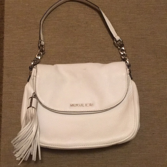 Michael Kors Handbags - Michaele Kors leather white shoulder bag